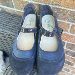 NAOT- Kirei Mary Jane in Navy Size 40